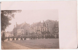 EUPEN Umzug Vor Dem Gasthaus Zum Stadtpark DROGERIE Zum Goldenen Kreuz TOP-Erhaltung Ungelaufen - Eupen Und Malmedy