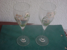 PERRIER JOUET - 2 FLUTES A CHAMPAGNE EMAILLEES - BELLE EPOQUE - ART NOUVEAU - Glasses