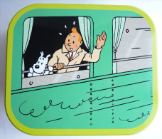 BOITE DELACRE EN METAL Fer Blanc TINTIN Et MILOU A LA FENETRE D'UN WAGON - TRAIN - Hergé (1) - Tischkunst