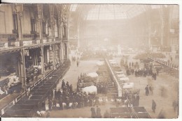 Carte Postale Photo Du CONCOURS AGRICOLE PARIS 1911 - Hall Exposition -Foire Bestiaux -Agriculture- Bovin-Photo G.ROBERT - Tentoonstellingen