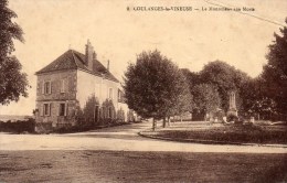 - 89 - COULANGES-la-VINEUSE (Yonne) - Le Monument Aux Morts - - Coulanges La Vineuse