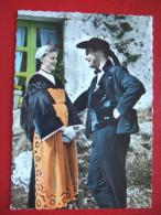 56 - MUZILLAC - CERCLE CELTIQUE DE MUZILLAC - COUPLE EN COSTUME - - Muzillac