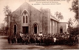 BENIN : ADJONA - Les écoliers Devant L'église - Benin