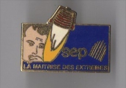 Pin's Aérospatial / SEP (Société Européenne De Propulsion) - Moteur Fusée Ariane - Espace