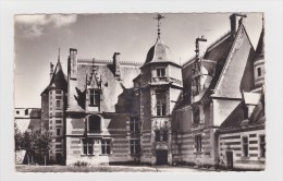 AINAY LE VIEIL - CHATEAU - FACADE SUR LA COUR - FORMAT CPA - Ed. J. DESFONTAINE - Ainay-le-Vieil