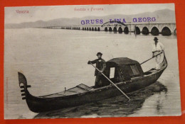 Venezia 1905 - Cartolina Viaggiata Ed Affrancata - Gondola E Ferrovia - Animata - Venezia (Venice)