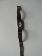 VINTAGE MONTRE BRACELET ELVES - Montres Anciennes