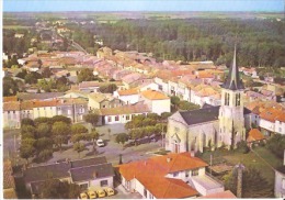 CP  79  BRIOUX Sur BOUTONNE    3.99.82.4223  Vue  Aérienne - L'église  Et  Le  Centre  Du  Bourg   1400 Habitants - Brioux Sur Boutonne