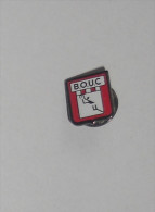 Pin's Sport / BOUC Volley Ball (Beauvais Olympique Université Club) - Voleibol