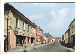 CPSM SAINT OUEN (Somme) - Rue De La République - Saint Ouen