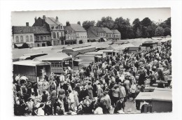 5  -  Audruicq  -  La Place Le Jour Du Marché - Audruicq