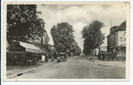 Delcampe - TA1@ CPSM SEZANNE ANIMEE, HOTEL DE L'EST, AUVENT PUB BIERE LA CHAMPENOISE, POMPE ESSENCE AERO, TACOT, MARNE 51 - Sezanne