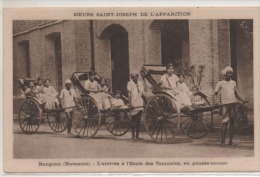 RANGOON L'ARRIVEE  A L'ECOLE  DES TAMOULES  EN POUSSE POUSSE - Myanmar (Burma)