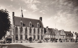 (h) N°17 - Hondschoote - L'Hôtel De Ville - Monument Classé 1556 - Ed. CIM - Hondshoote