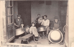 PYRENEES ATLANTIQUES  64  BEARN  CHAUDRONNIERS  METIER - Bearn