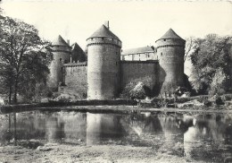 PAYS DE LA LOIRE - 53 - MAYENNE  - LASSAY - Tours Du Château Façade Sud - CPSM GF NB - Lassay Les Chateaux