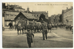 NIORT. -  La Rue Des Douves Et Le 7è Hussards. Beau Cliché - Niort