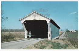 USA, PREBLE COUNTY OHIO, BEAM KISSING BRIDGE On PAINT ROAD OVER ELKHORN CREEK C1960s Unused Vintage Postcard - Autres & Non Classés