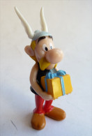 FIGURINE ASTERIX MAXI KINDER 2009 ASTERIX CADEAU 50 ANS TBE - Astérix & Obélix