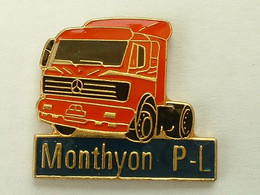 Pin's MERCEDES - MONTHYON P.L - Mercedes