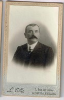 CDV - L.TILLET à Luxeuil-Les-Bains (Haute-Saône) - Portrait D'un Homme, Moustache (2scans) - Antiche (ante 1900)