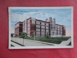 - Wisconsin> Milwaukee  Bay View  High School      Ref 1532 - Milwaukee