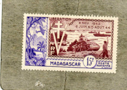 MADAGASCAR   :10ème Anniversaire Du Débarquement : Croix De Lorraine, Char, Plage Du Débarquement. - Posta Aerea