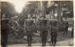 CPA 733 - MILITARIA - Carte Photo Militaire - Solats Artilleurs  & Canon Militaire - Materiaal