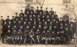 CPA 744 - MILITARIA - Carte Photo Militaire - Soldats - Cie De Tirailleurs Algériens - Regiments