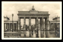 Berlin. Brandenburger Tor. -- 'Luftpost' Cancel On The Back, See Scan ----- Postcard Traveled - Brandenburger Deur