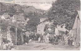 CARLAT - Entrée Du Village De Carlat ( Diligence ) - Carlat