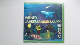 UNO-Wien 643/4, 677/82, Bl. 26/9 Souvenir-Folder 2010 **/mnh, Jahreszusammenstellung 2010 - Unused Stamps