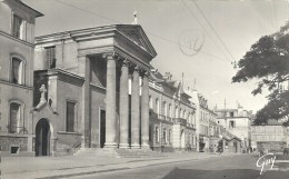 ILE - 92 - HAUTS DE SEINE -BOURG LA REINE - CPSM PF NB  - Eglise Saint Gilles - Bd Carnot - Bourg La Reine