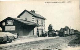 N°39679 -cpa Vieillevigne -la Gare- - Gares - Avec Trains