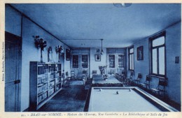 BRAY Sur SOMME  -  Maison Des Oeuvres , Rue Gambetta  -  La Bibliothèque Et Salle De Jeu  (Billard) - Bray Sur Somme