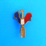 FRANCE FEDERATION OF KAYAK & CANOE - Pin Badge Kayaking Kayac Kajak Kayacing Kajaking Canoeing Canoa Paddel Kanu Canoes - Kanu