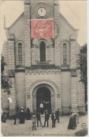 CPA 49 DOUE LA FONTAINE Eglise Notre Dame, Sortie De Messe - Belle Animation - Doue La Fontaine