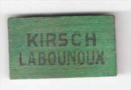 Jeton Pour Jeu De Cartes à Jouer Rectangulaire Vert, PUB Alcool, KIRSCH LABOUNOUX / Salers Gentiane " Années 30 / 40, TB - Alkohol