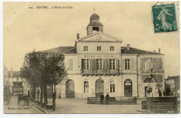 RUFFEC. - L'Hôtel De Ville. Cliché Assez Rare - Ruffec