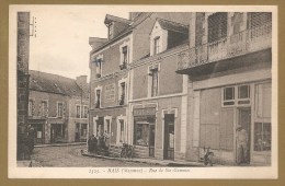 2525. - BAIS (Mayenne) - Rue De Ste- Gemmes - Hotel Du LION D'OR - CAFE MELOT - Bais
