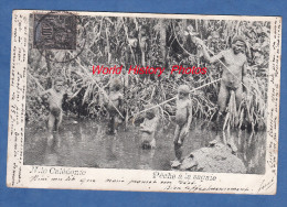 CPA - NOUVELLE CALEDONIE - Pêche à La Sagaie - Ethnic Ethnologie Nu - Timbre De Nvlle Calédonie - Cachet De 1905 - RARE - Neukaledonien