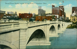 ETATS-UNIS COLOMBUS / Broad Street Bridge Across Scioto River / - Columbus