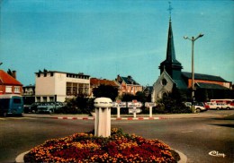 60-GRANDVILLIERS..LA PLACE..L'EGLISE  ...CPM ANIMEE - Grandvilliers