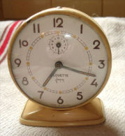 ANCIEN BEAU   REVEIL BLANC ALOUETTE JAPY  ANNEE 60 - Alarm Clocks