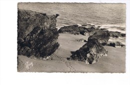 PREFAILLES Plage Et Rochers  Sur La Côte Du Pignaud - Préfailles