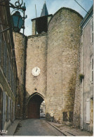Parthenay  (79) La Tour De L'Horloge (1202)- La Cloche Est De 1454 - Thouars