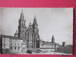 Carte Très Peu Courante - Espagne - Santiago De Compostela - Catedral  Fachada Del Obradoiro - Scans Recto-verso - Santiago De Compostela