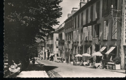 64 --  Eaux - Bonnes -- Vue Partielle Du Jardin Darralde Et Les Hotels - Eaux Bonnes