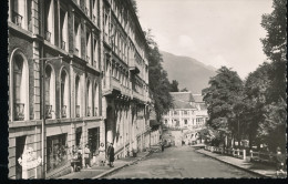 64 --  Eaux - Bonnes -- Avenue Castellane Et Les Hotels - Eaux Bonnes