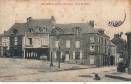 ( CPA 53 )  VILLAINES-LA-JUHEL  /  Place Des Halles  -  (carte Tachée) - Villaines La Juhel